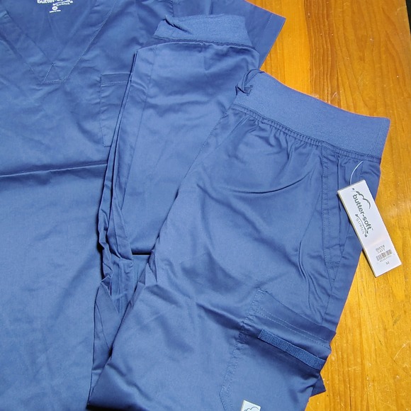 Butter-Soft Stretch Navy Blue Scrubs Set Top Pants Women's Size M New With Tags - Picture 1 of 8